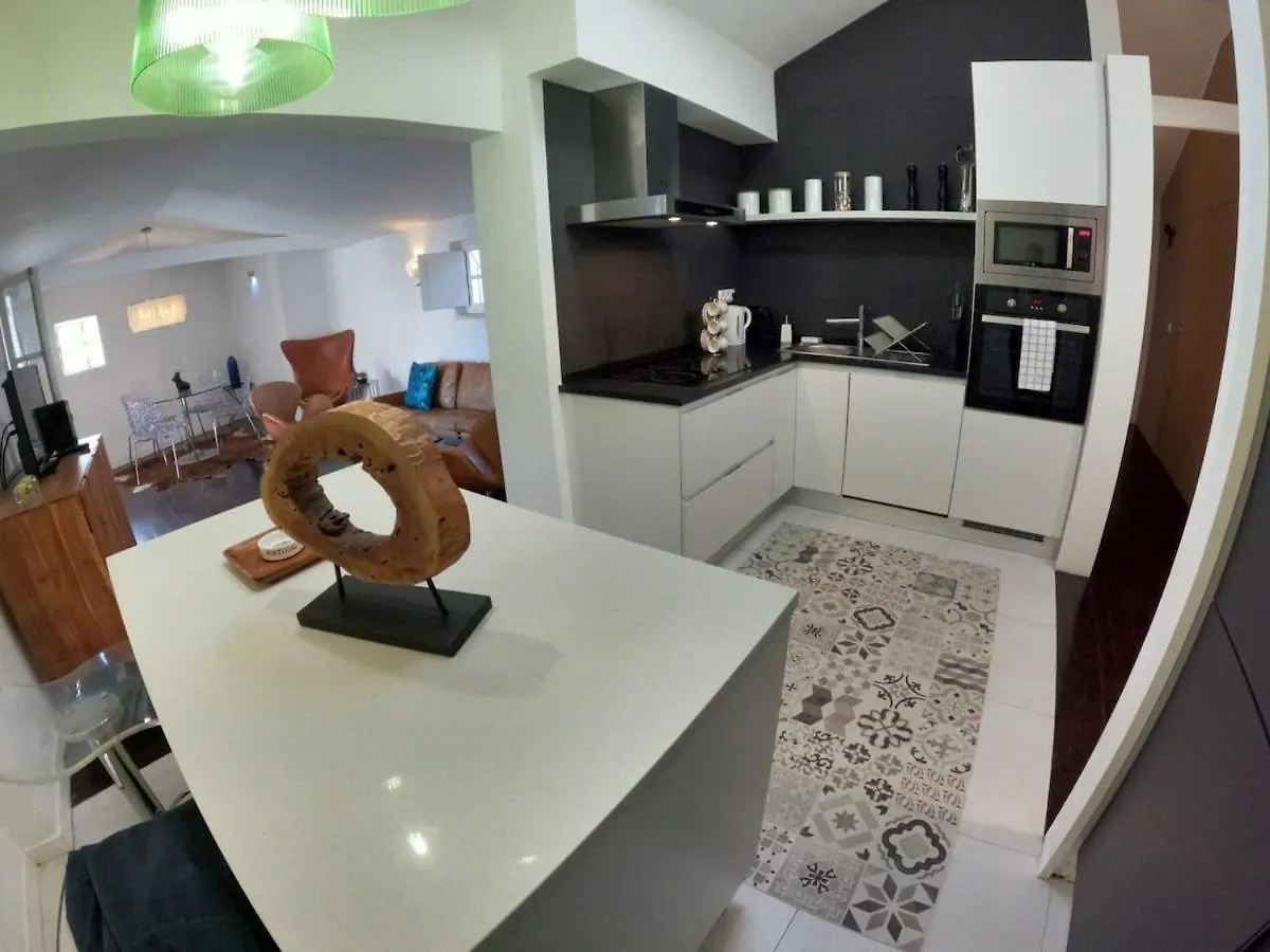 Lisbon Fabulous T2 Apartment With Balcony In Rossio Lisboa