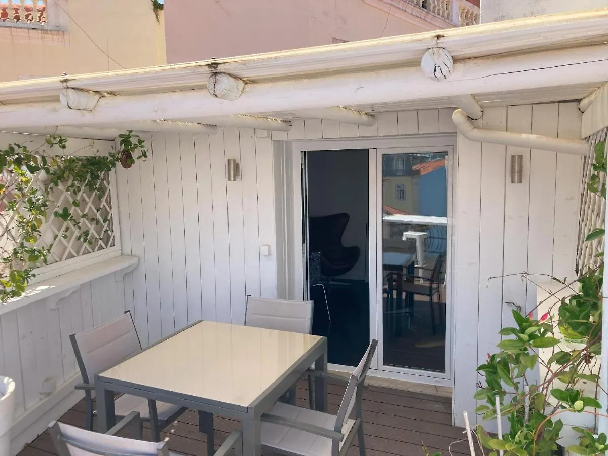 Lisbon Fabulous T2 Apartment With Balcony In Rossio Lisboa