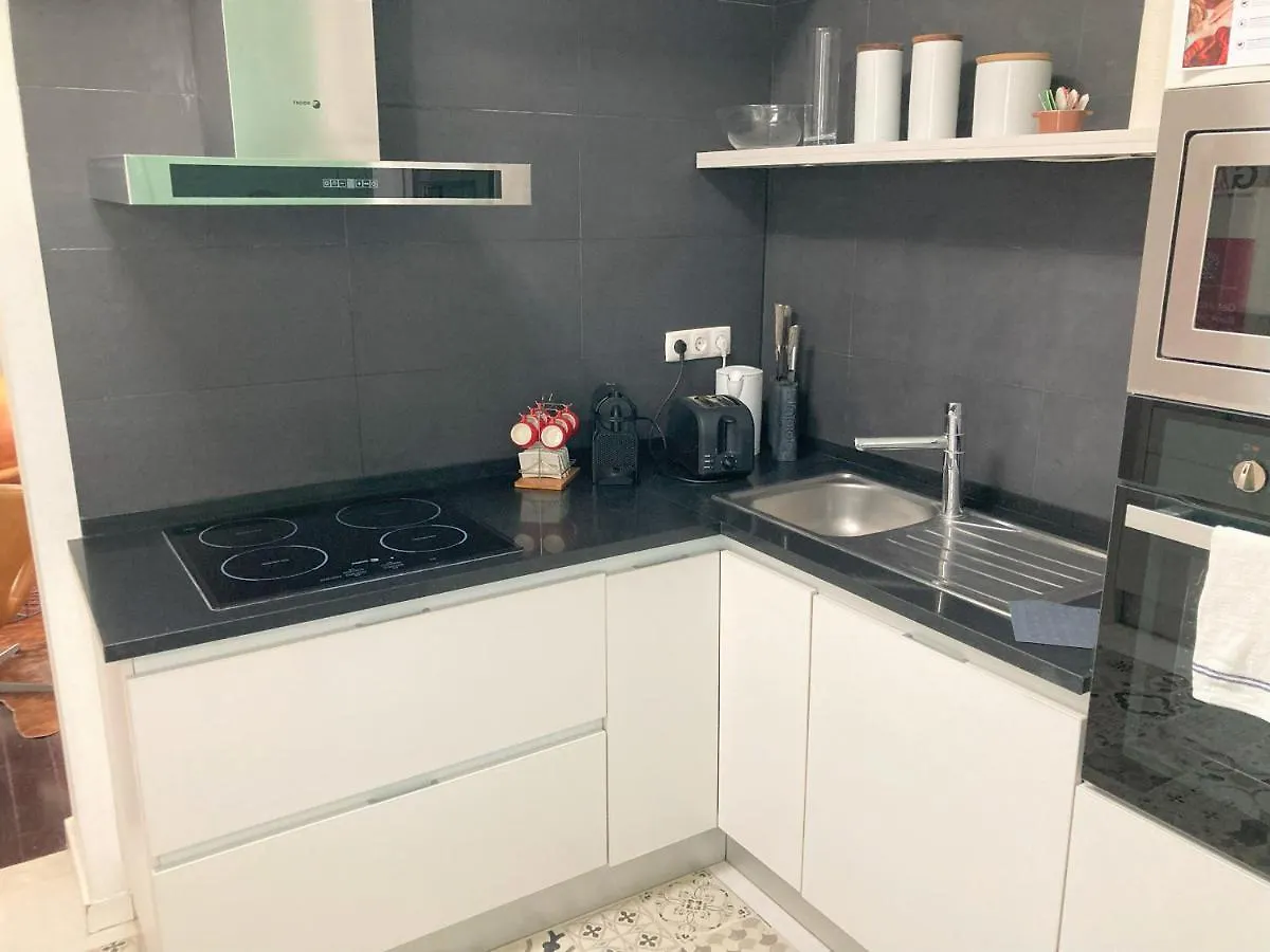 Lisbon Fabulous T2 Apartment With Balcony In Rossio Lisboa