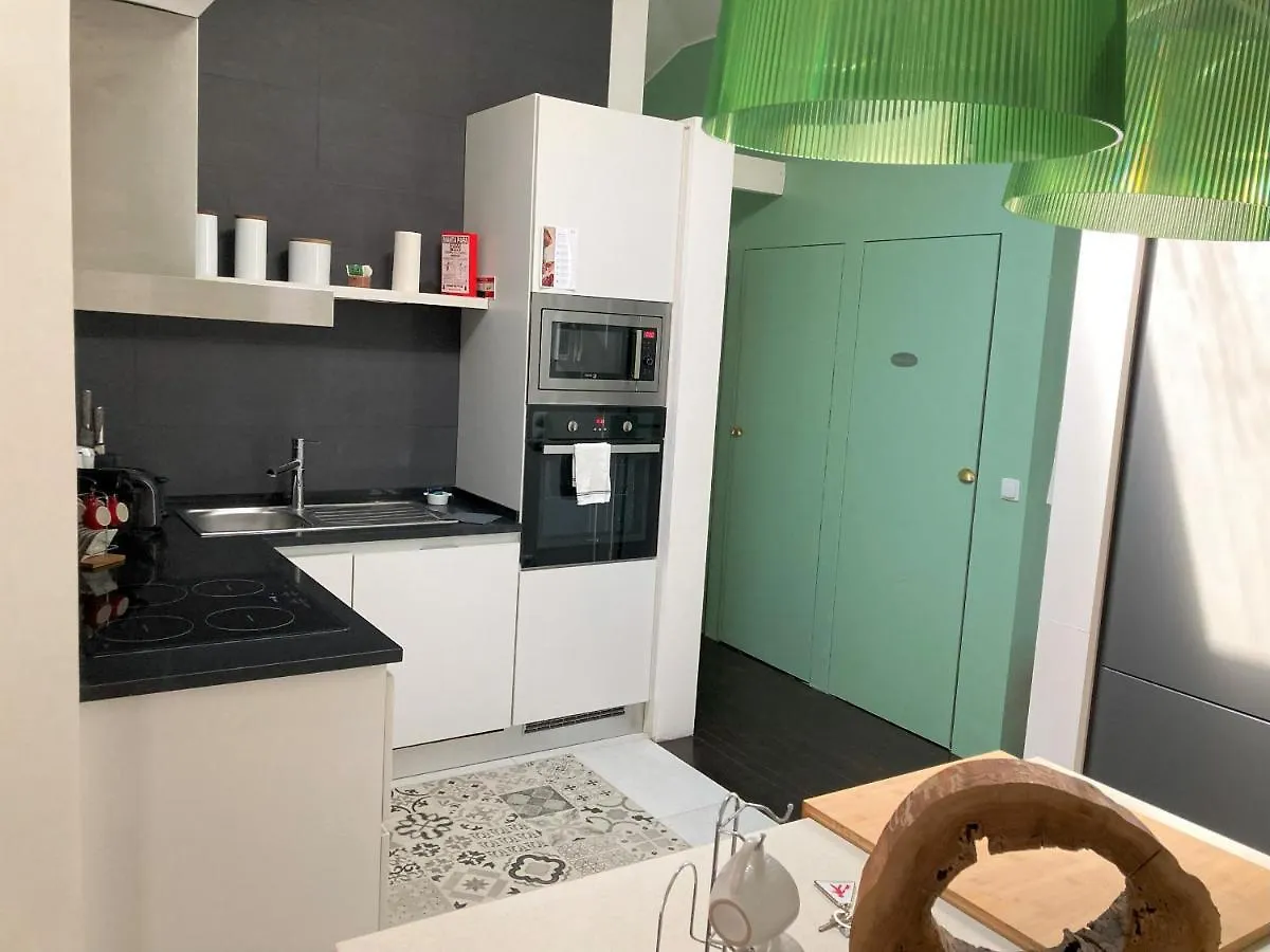 Lisbon Fabulous T2 Apartment With Balcony In Rossio Lisboa