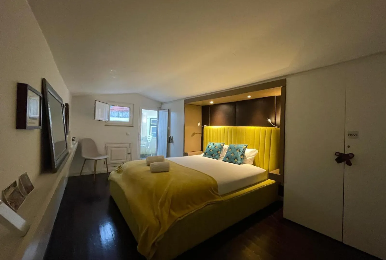 Lisbon Fabulous T2 Apartment With Balcony In Rossio Lisboa 0*,