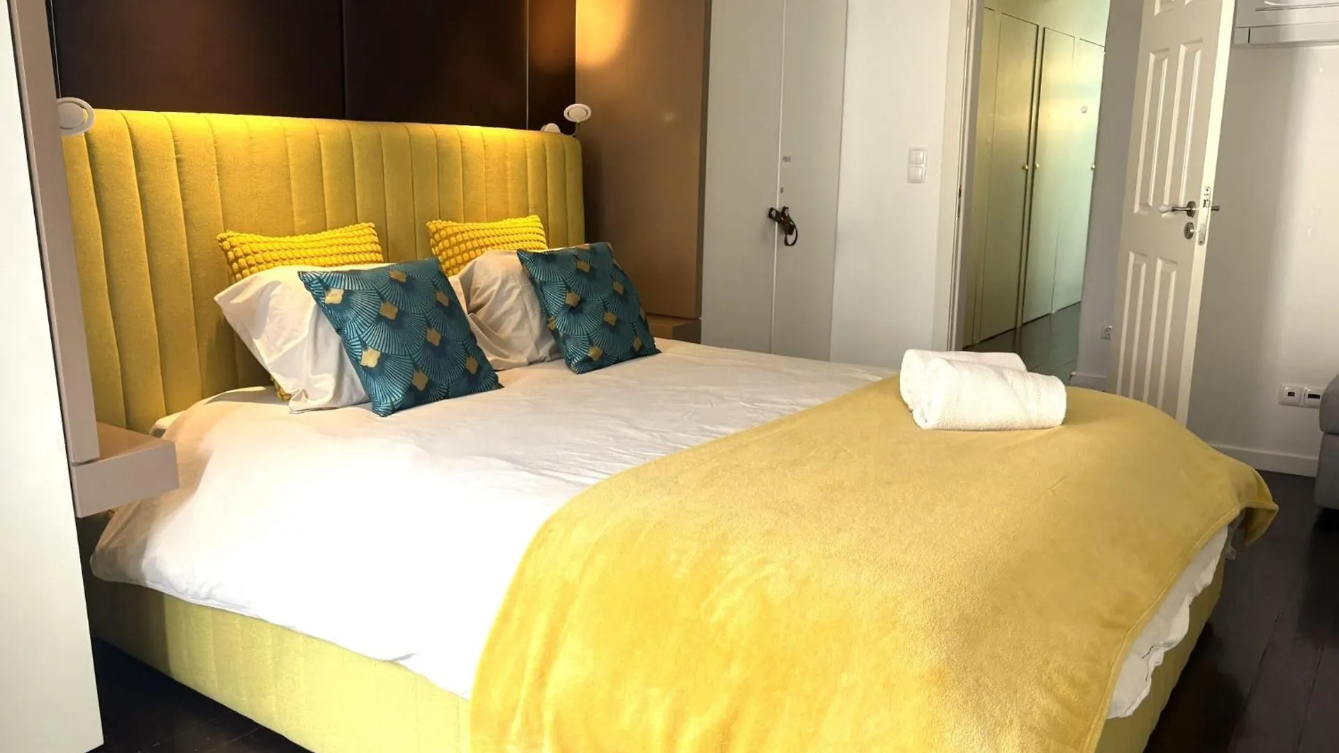 Lisbon Fabulous T2 Apartment With Balcony In Rossio Lisboa 0*,  Portugal