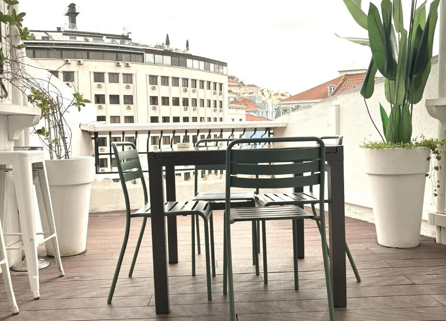 Lisbon Fabulous T2 Apartment With Balcony In Rossio Lisboa
