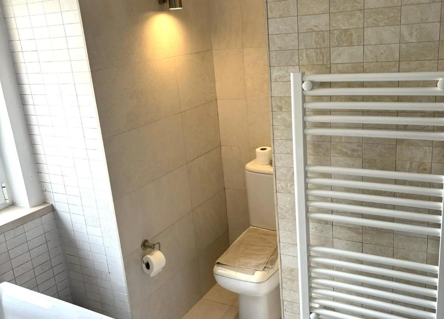 Lisbon Fabulous T2 Apartment With Balcony In Rossio リスボン ポルトガル